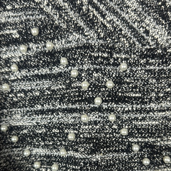 KARL LAGERFELD Pearl Embellished Tweed Knit 3/4 Sleeve Sweater Top Size Medium - Picture 10 of 10